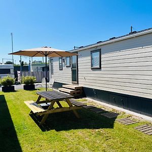 Luxury Seaside Cottage 29